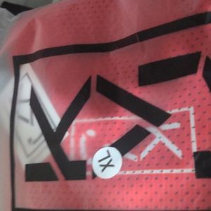 Kvj sportswear shorts with inner liner in red jersey inside black size xl nwt